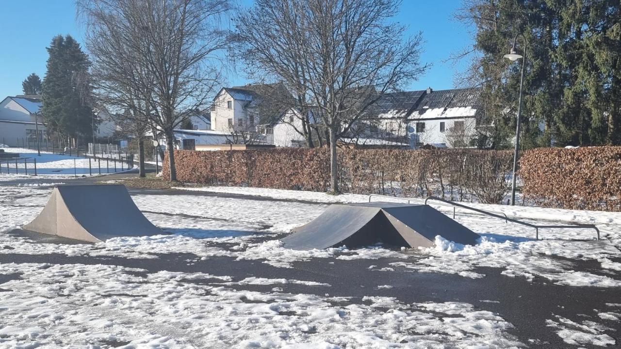 Gemuetliche Ferienwohnung Reinsfeld エクステリア 写真