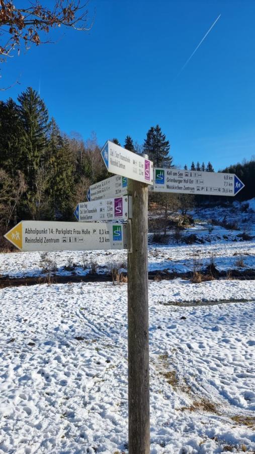 Gemuetliche Ferienwohnung Reinsfeld エクステリア 写真